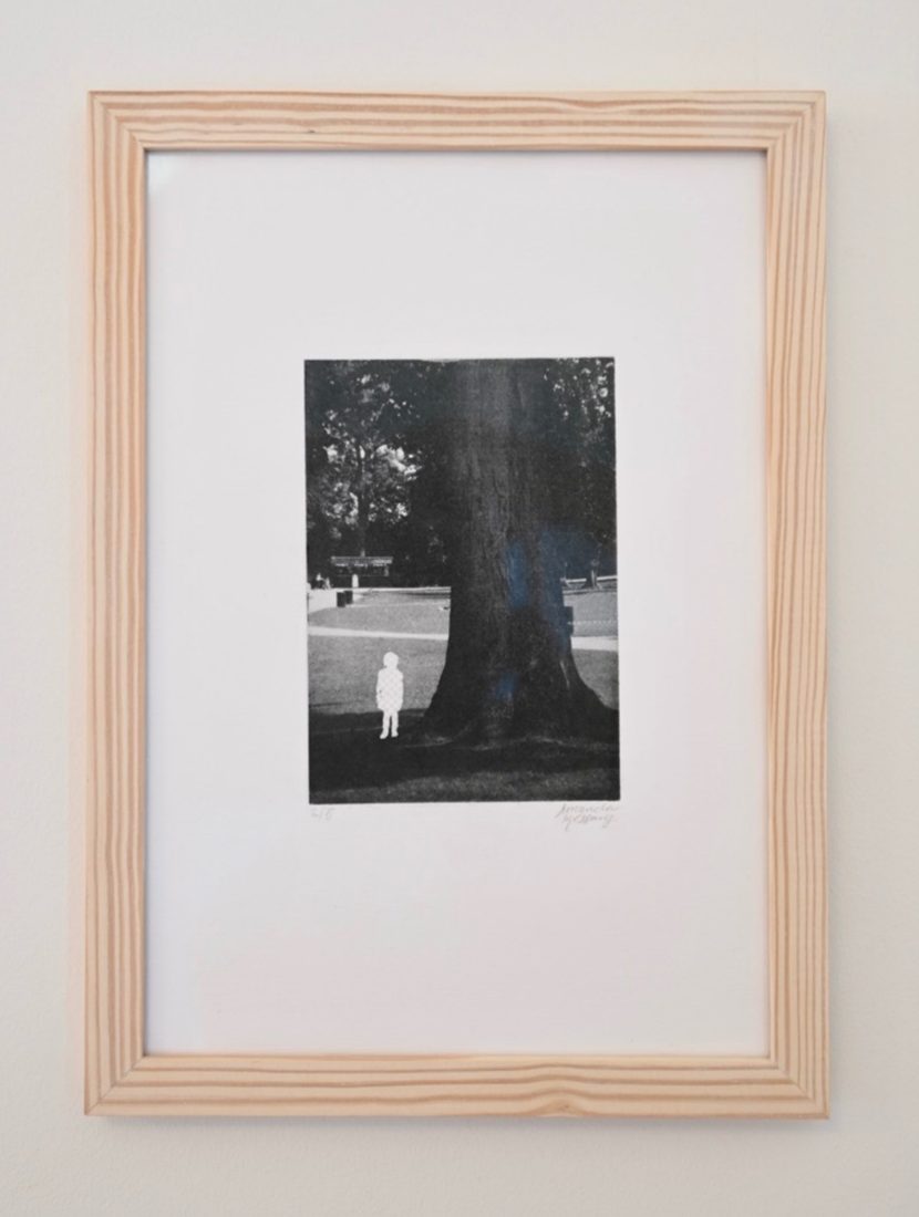 littlegirlbigtree.png